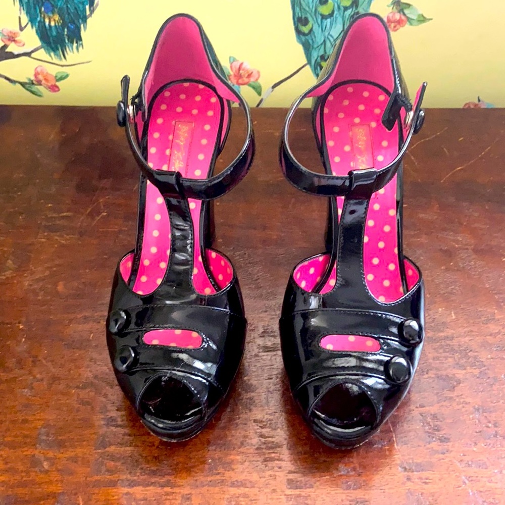 Betsey Johnson Leland Patent Leather Peep Toe Platform Sandal Heel Size 7